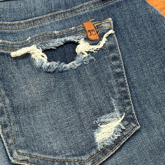 Joe’s Jeans Women’s Denim Shorts Size 26 Distressed Rolled Hem Blue Stretch - Picture 4 of 6